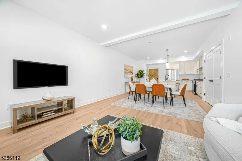 20 Encampment Ct101 #101 Unit 101 Montville, NJ 07082