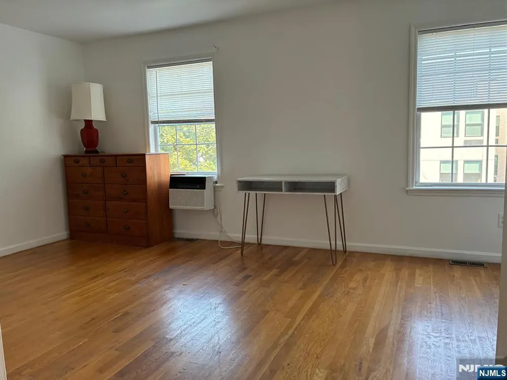 128 Randolph Avenue Apt # 2 Jersey City, NJ 07305