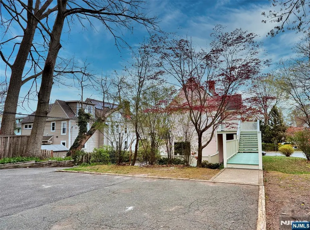 44 Christopher Street Montclair, NJ 07042