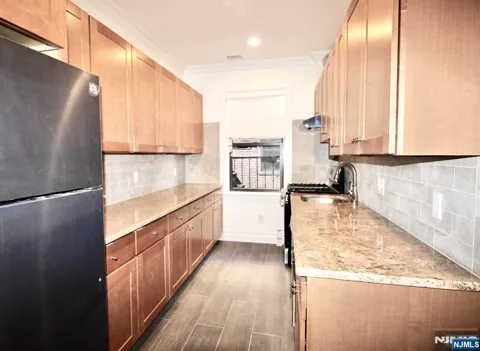 855 Broad Avenue 54