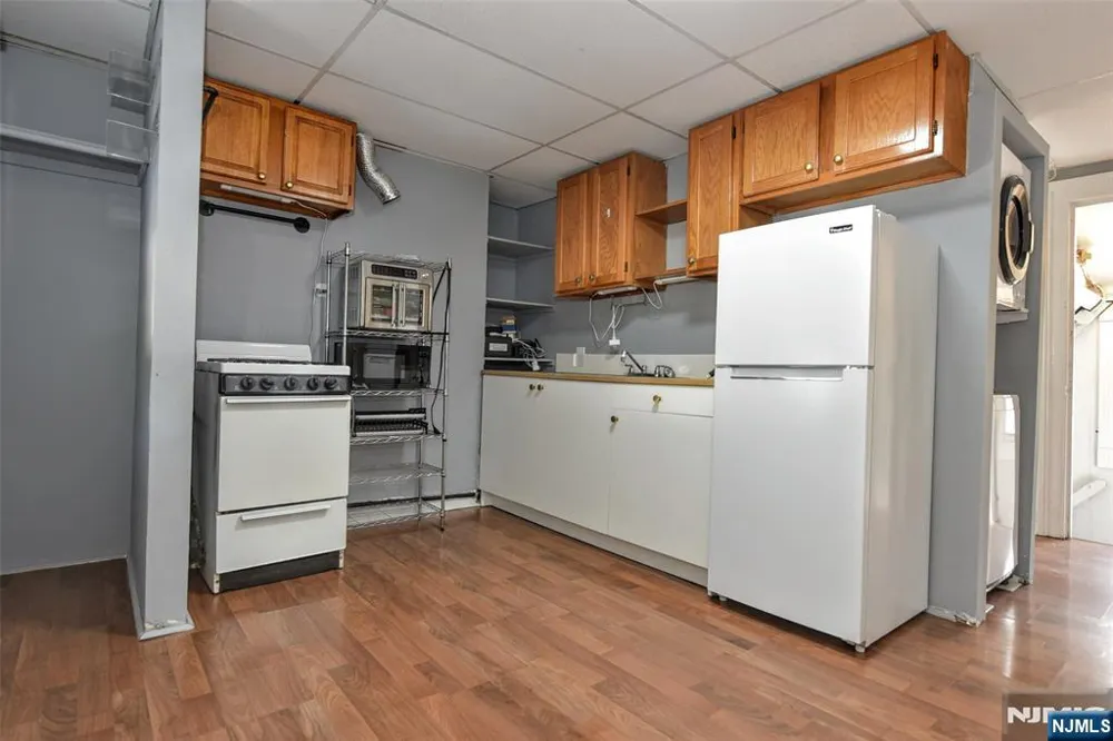 72 Newark Avenue 2 Paterson, NJ 07503