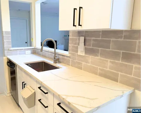 800 River Road 333