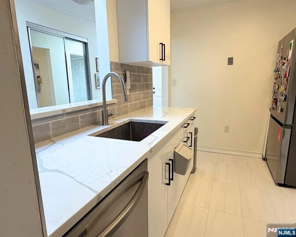 800 River Road 333 Edgewater, NJ 07020