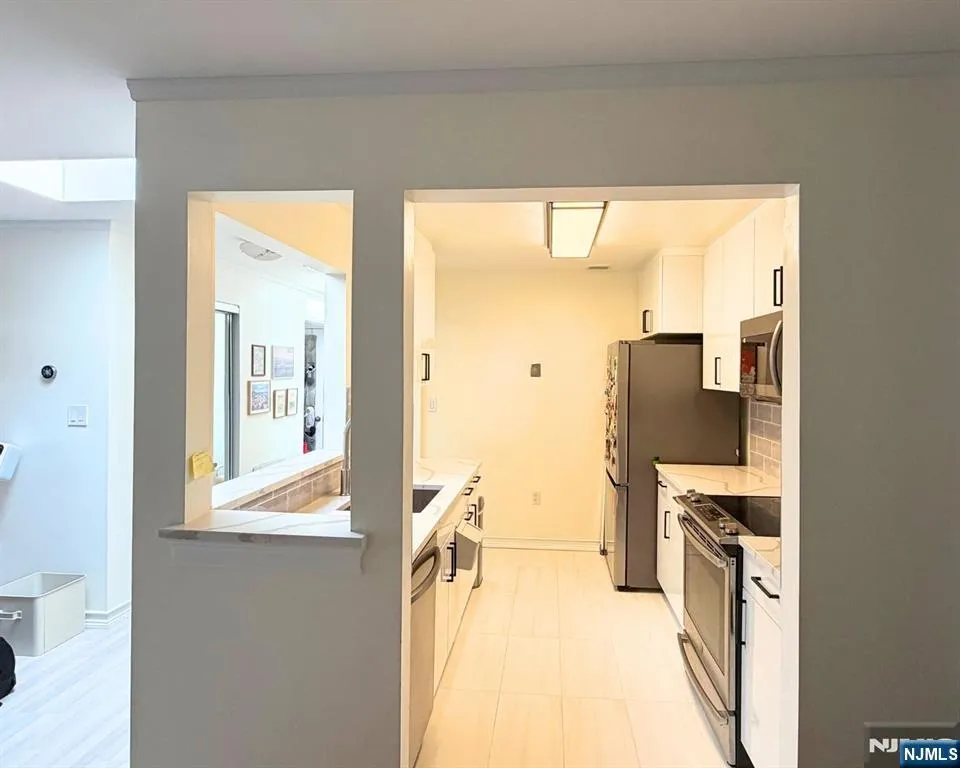800 River Road 333 Edgewater, NJ 07020