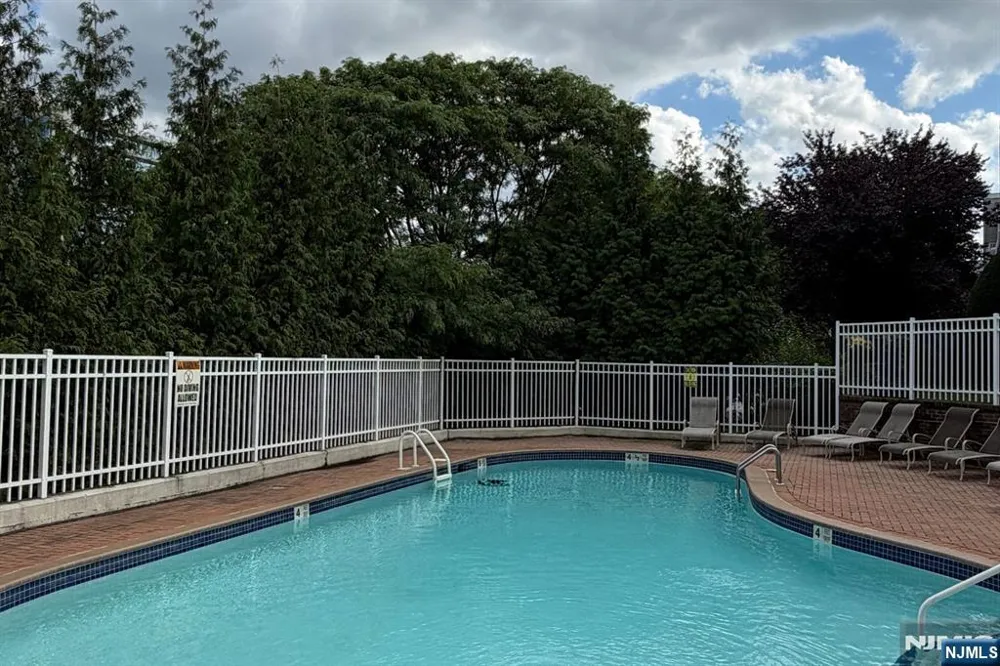 800 River Road 333 Edgewater, NJ 07020