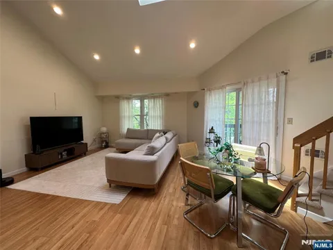 1488 Westgate Drive