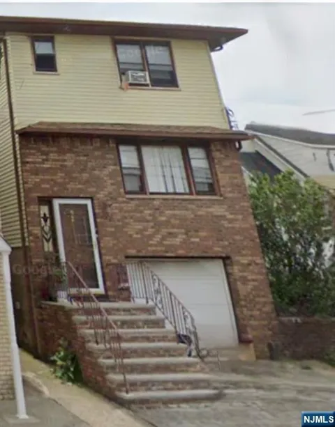 92 Malcolm Avenue