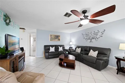 4706 SE 4th Place #15