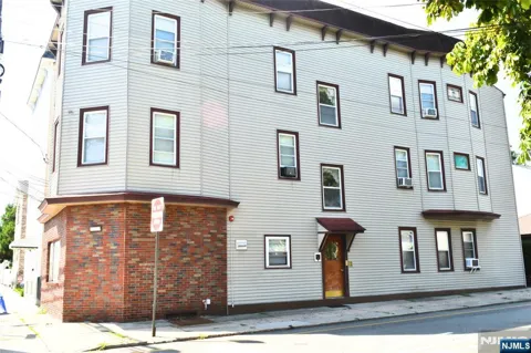 139 Ray Street 1
