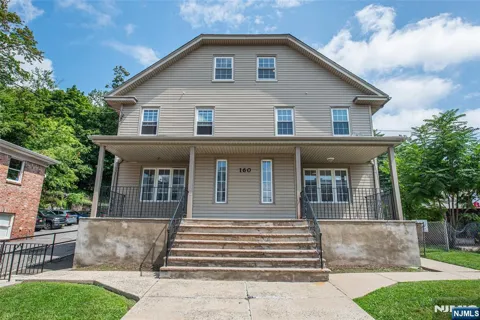 160 Bloomfield Avenue B