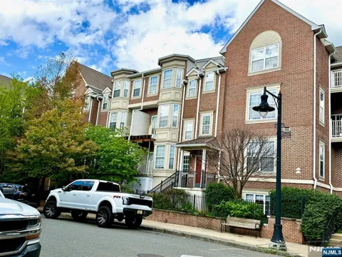 200 DEY Street 230