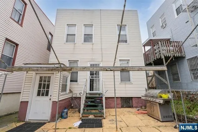 1012 Paterson Plank Road North Bergen, NJ 07047