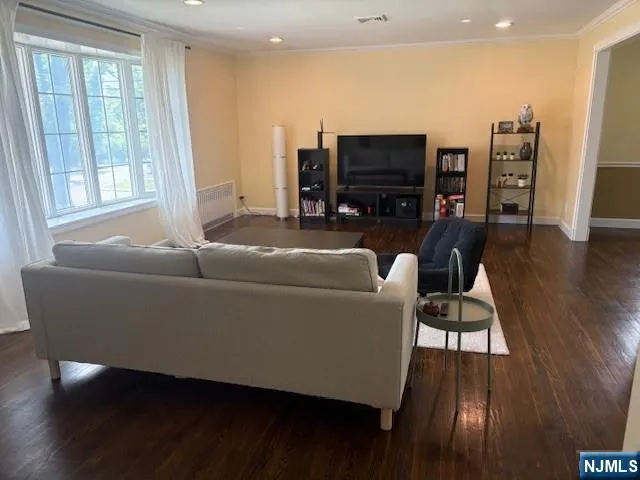 34 Marjorie Terrace Englewood Cliffs, NJ 07632