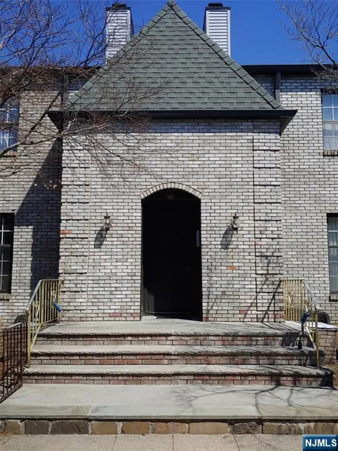 24 Falls Bridge Drive