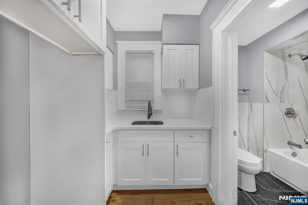 15 Tuttle Street 2 Wallington, NJ 07057