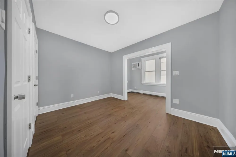 15 Tuttle Street 2 Wallington, NJ 07057