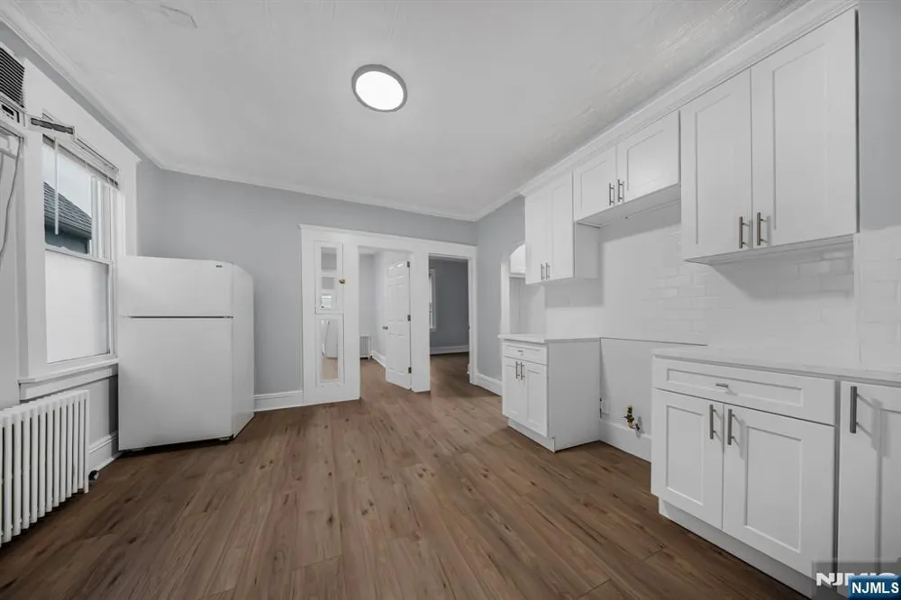 15 Tuttle Street 2 Wallington, NJ 07057