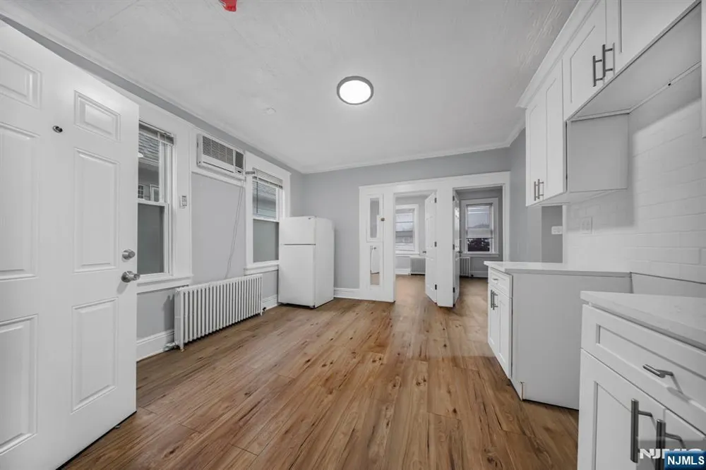 15 Tuttle Street 2 Wallington, NJ 07057