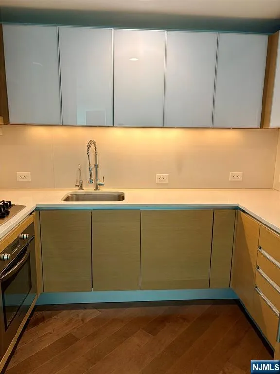 77 Hudson Jersey City, NJ 07302