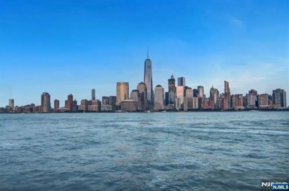 77 Hudson Jersey City, NJ 07302