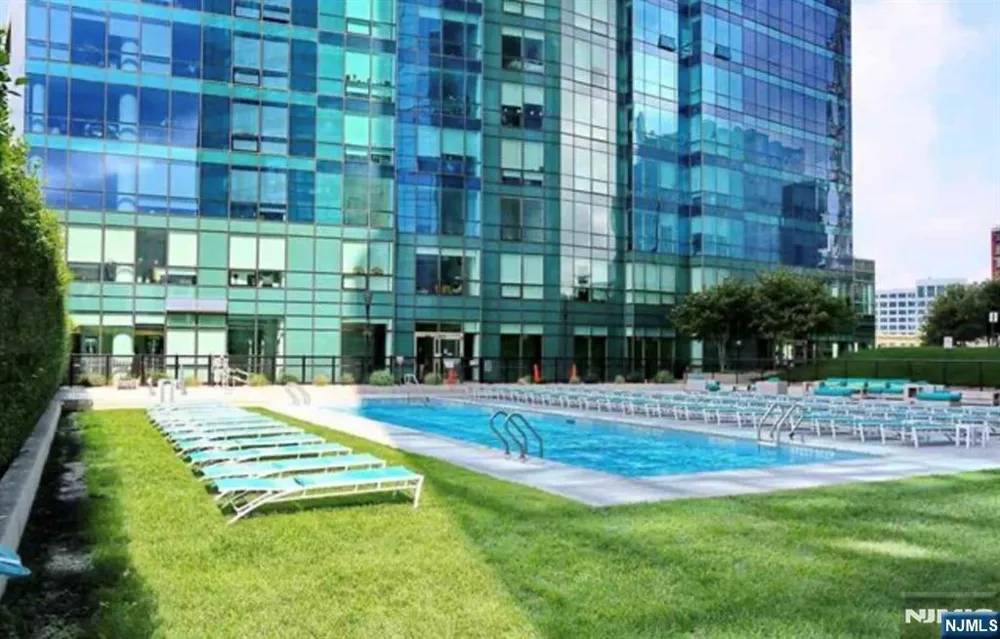 77 Hudson Jersey City, NJ 07302