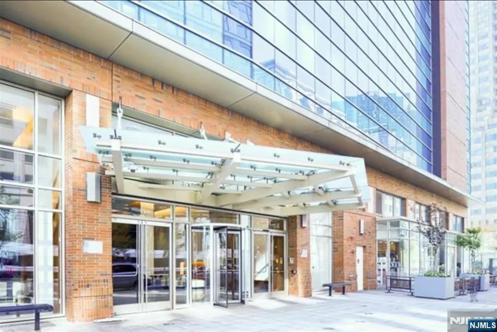 77 Hudson Jersey City, NJ 07302