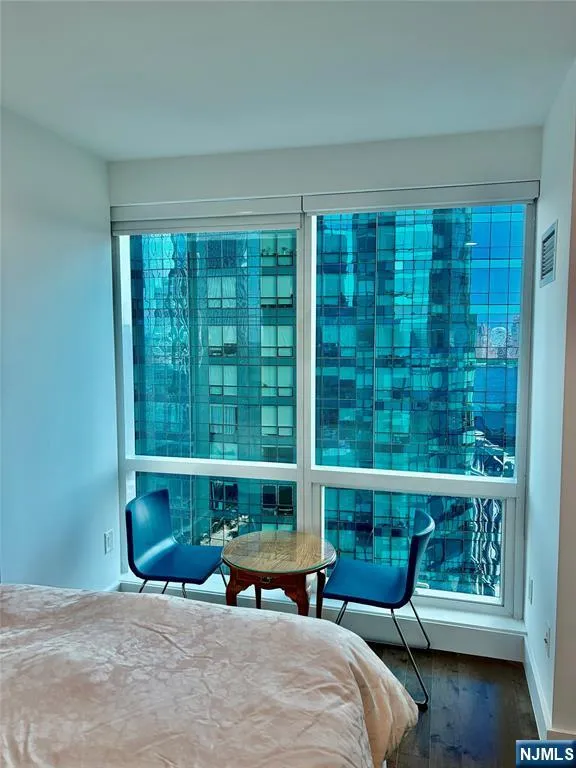 77 Hudson Jersey City, NJ 07302