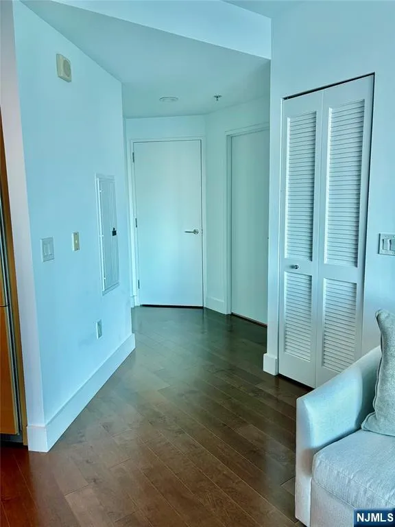77 Hudson Jersey City, NJ 07302