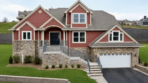22 Woodcott Dr