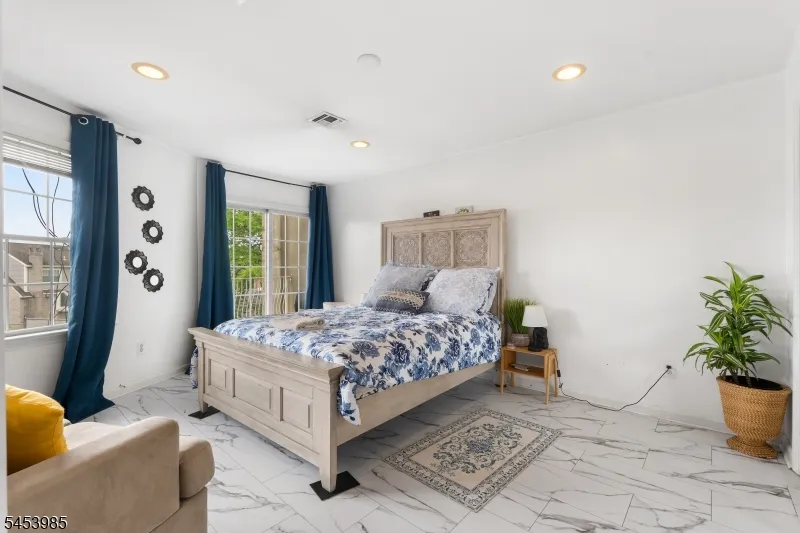 640 Riverside Ave Lyndhurst, NJ 07071