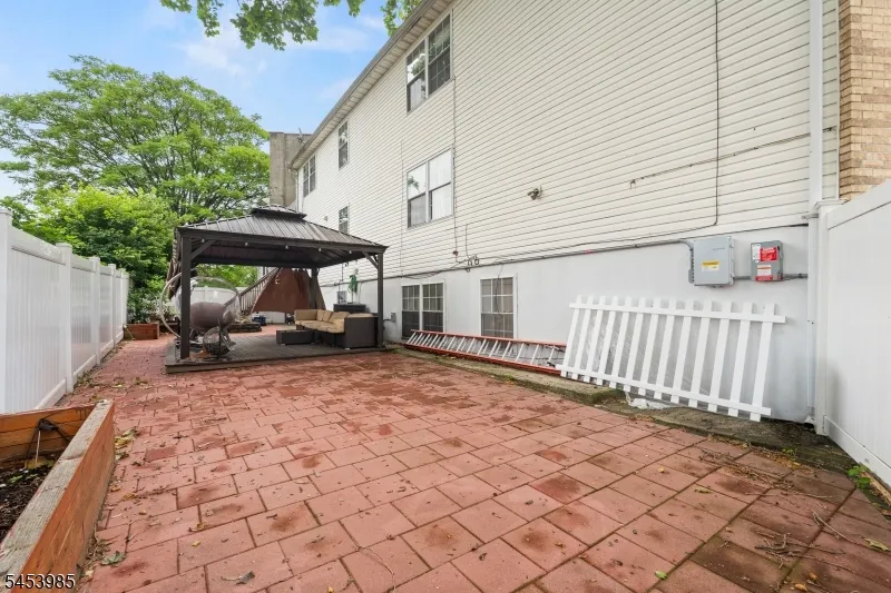 640 Riverside Ave Lyndhurst, NJ 07071
