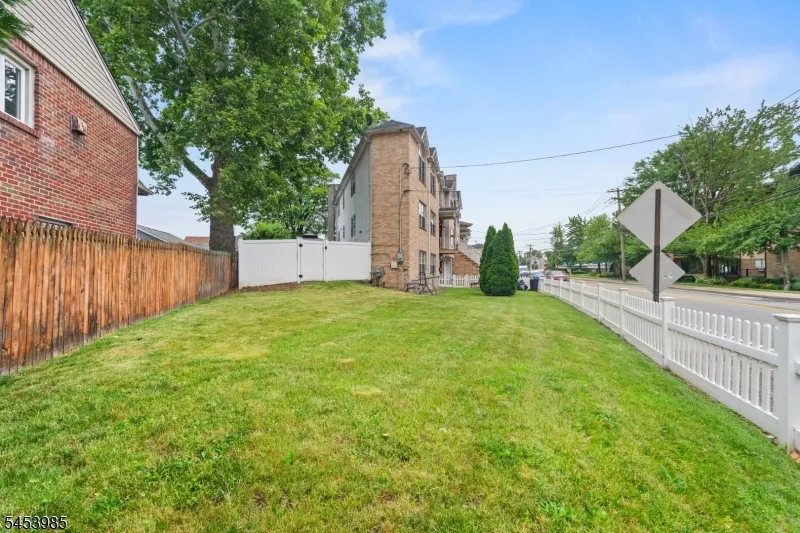 640 Riverside Ave Lyndhurst, NJ 07071
