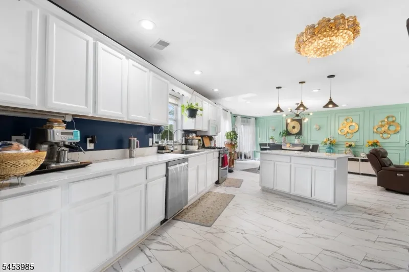 640 Riverside Ave Lyndhurst, NJ 07071