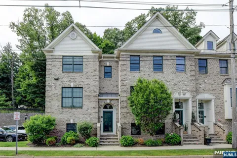 50 Bloomfield Avenue 50