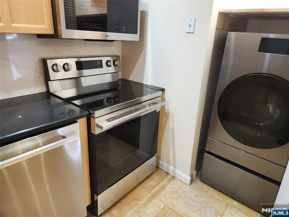 399 11th Street 302 Palisades Park, NJ 07650
