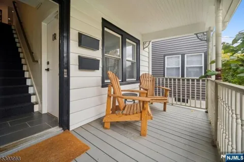 21 Central Avenue 1R