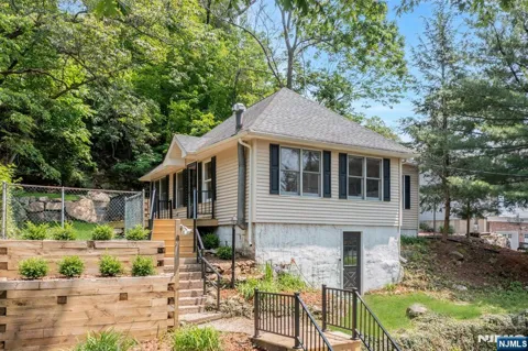 358 Lakeview