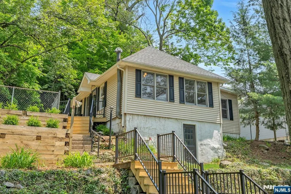 358 Lakeview Ringwood, NJ 07456