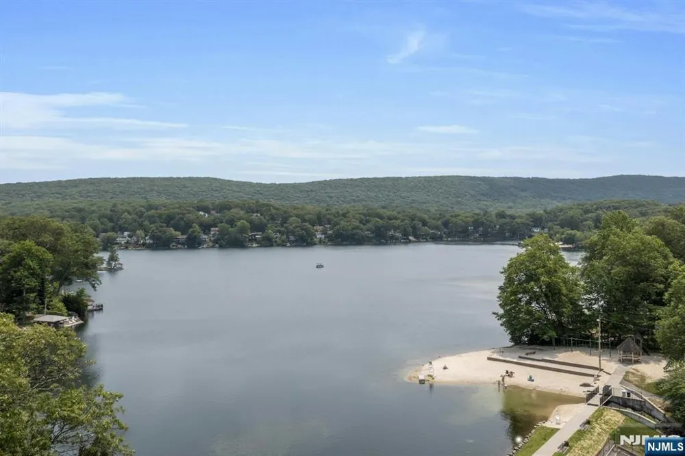 358 Lakeview Ringwood, NJ 07456