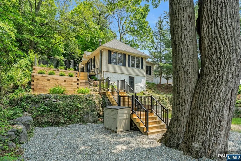 358 Lakeview Ringwood, NJ 07456