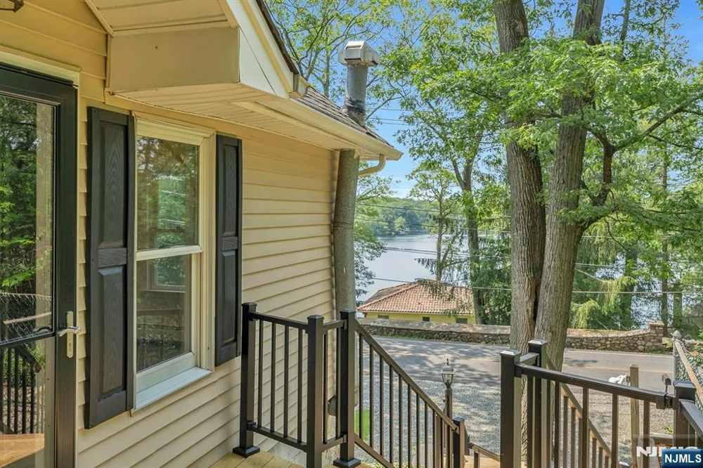 358 Lakeview Ringwood, NJ 07456