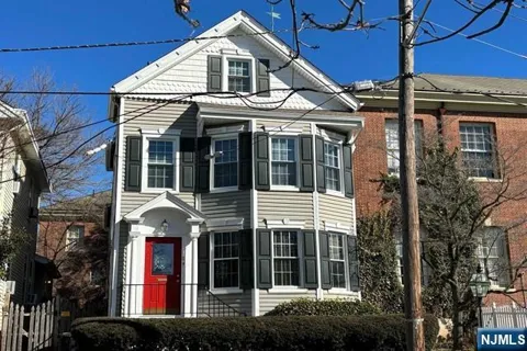 11 Montague Place 2
