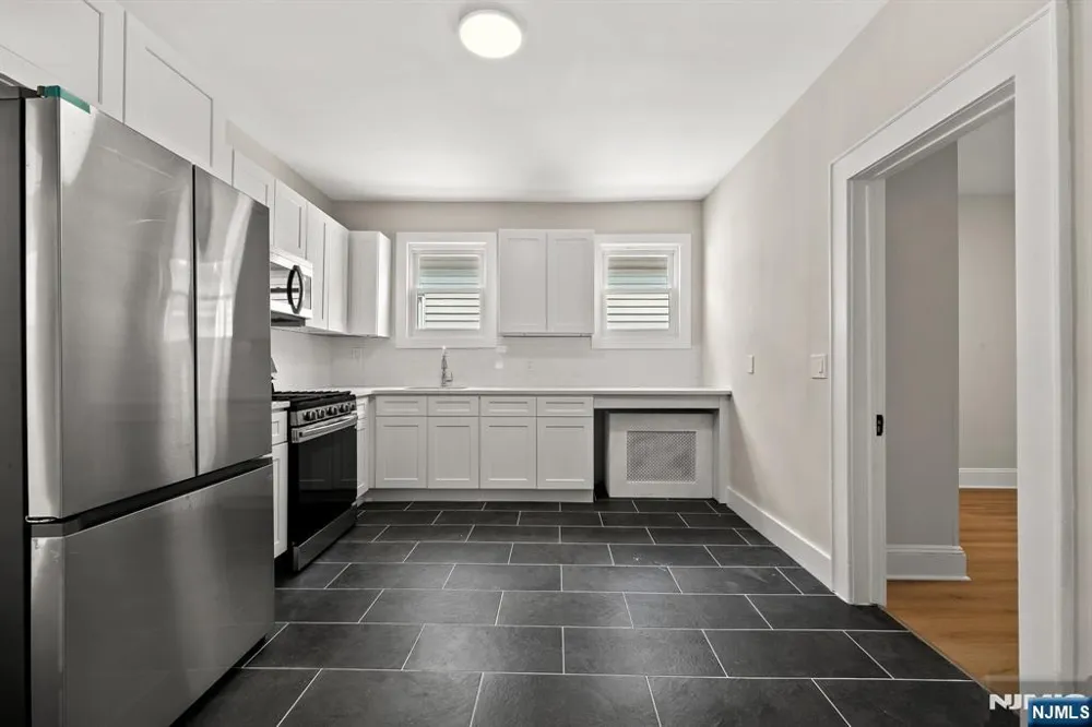 28 Riverside Place 2 Garfield, NJ 07026