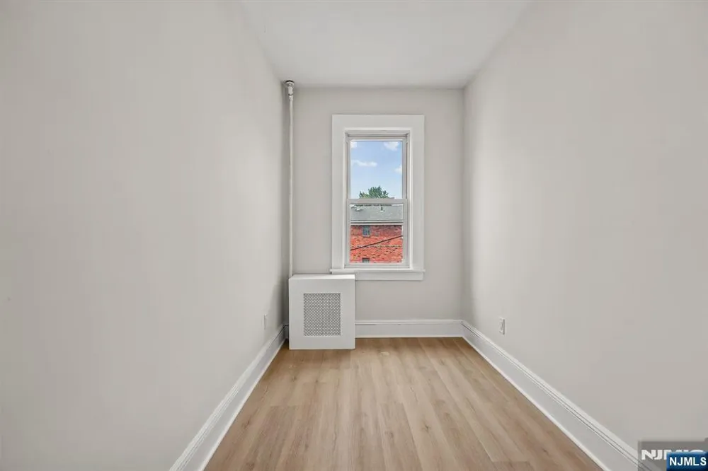 28 Riverside Place 2 Garfield, NJ 07026