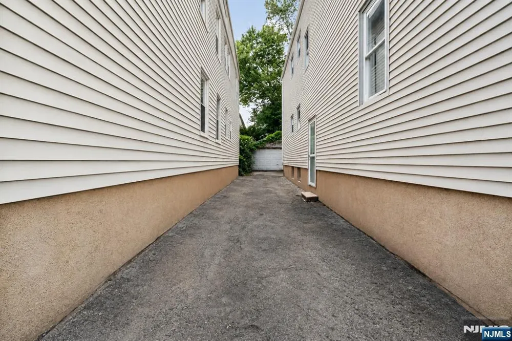 28 Riverside Place 2 Garfield, NJ 07026