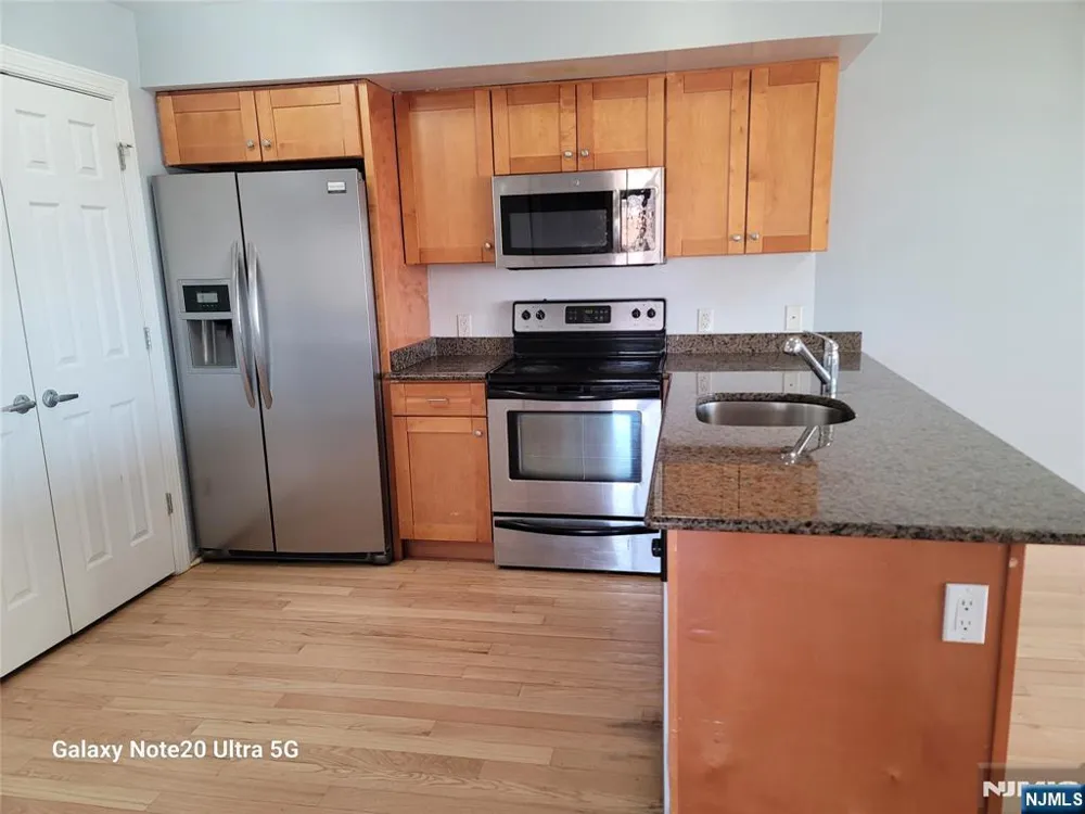 411 E Brinkerhoff Avenue 111 Palisades Park, NJ 07650
