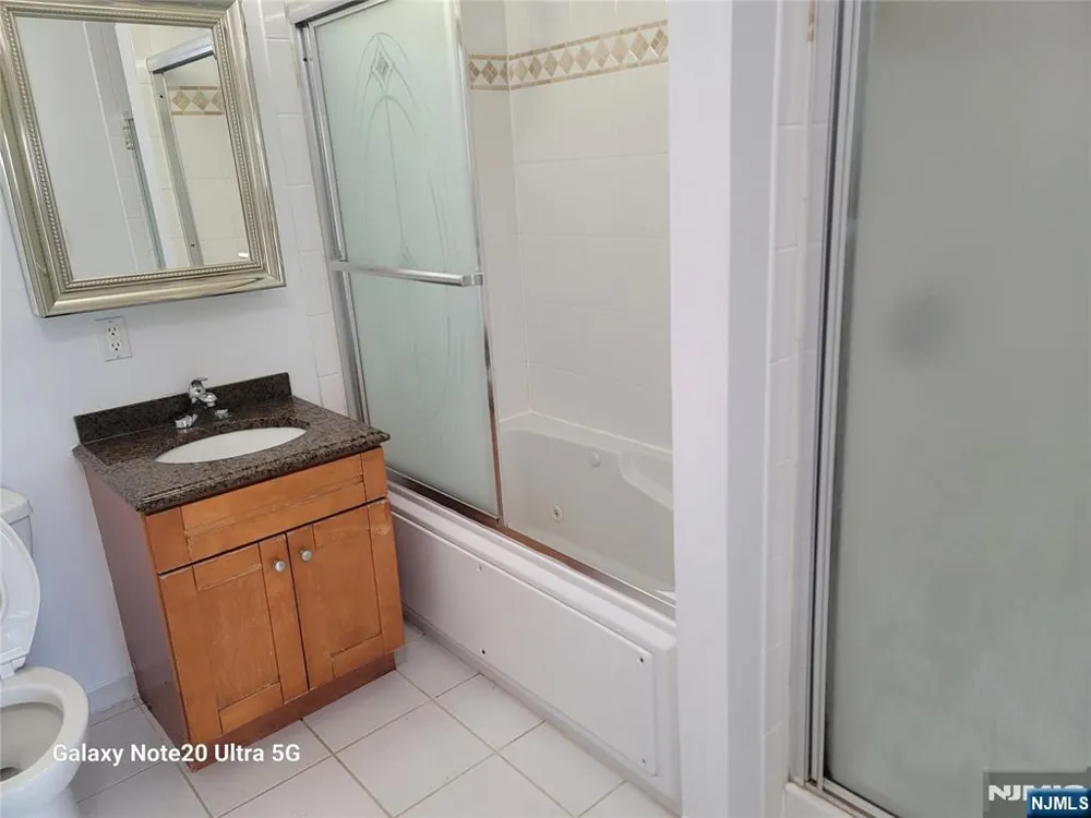 411 E Brinkerhoff Avenue 111 Palisades Park, NJ 07650