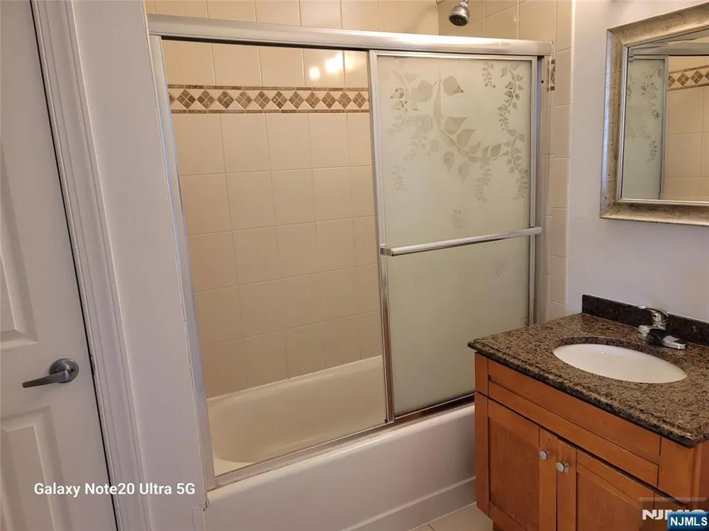 411 E Brinkerhoff Avenue 111 Palisades Park, NJ 07650