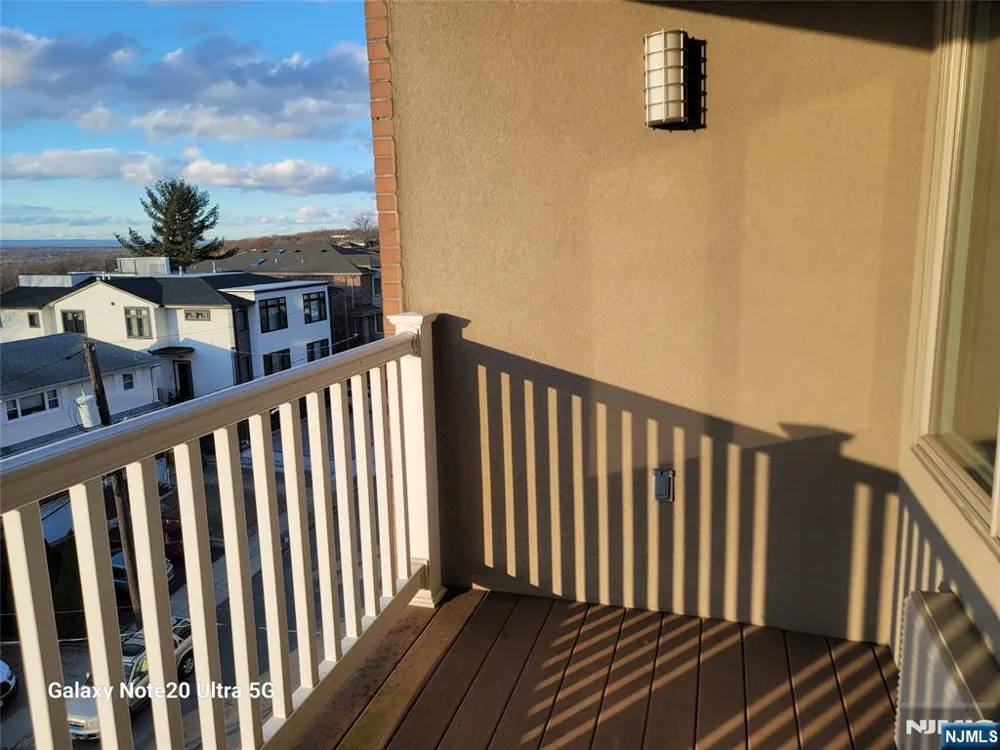 411 E Brinkerhoff Avenue 111 Palisades Park, NJ 07650