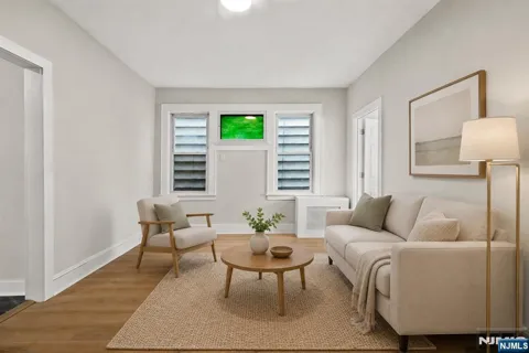 28 Riverside Place 1